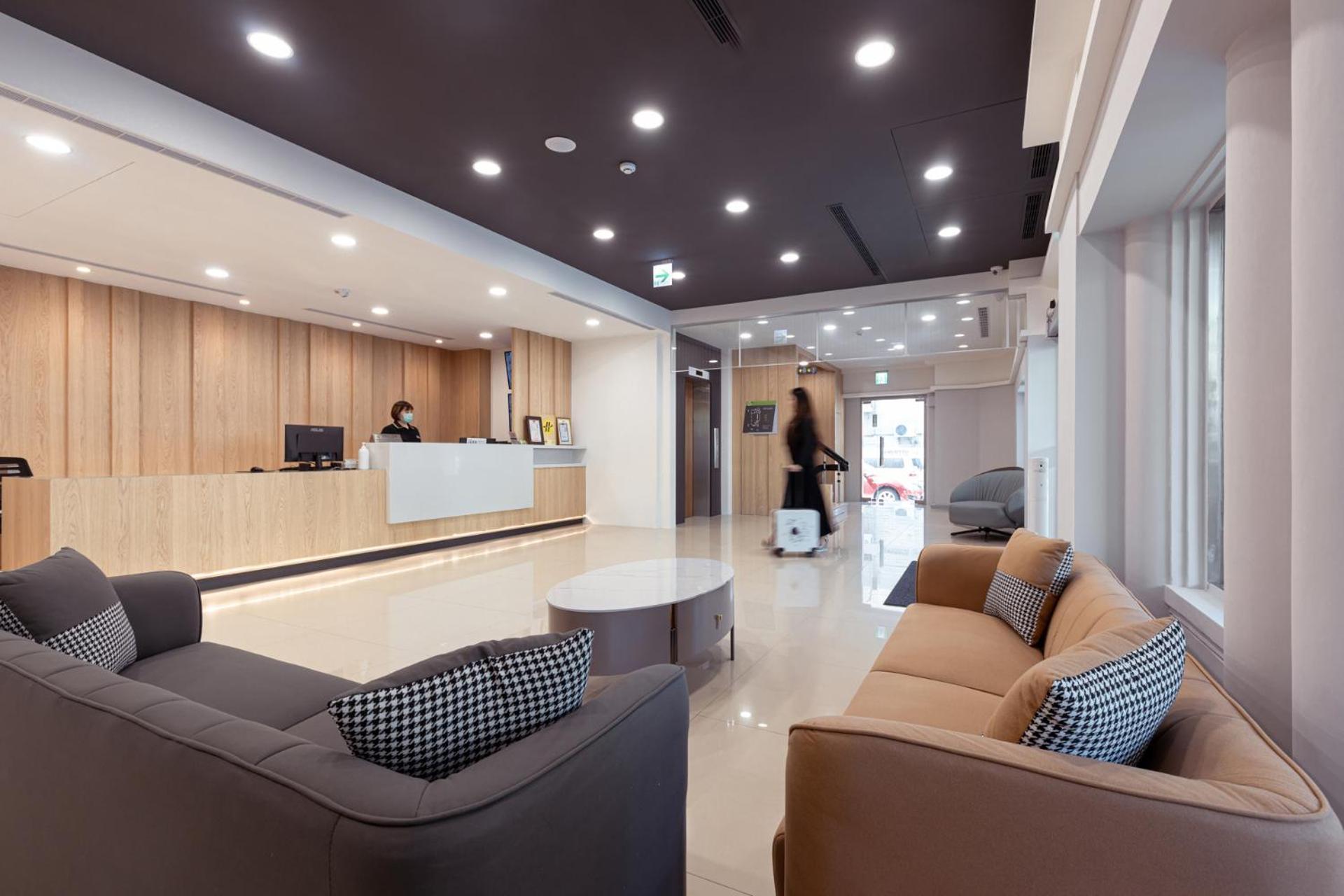 Kiwi Express Hotel - Zhongqing Taichung Exterior foto